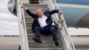 Trump FALLS AGAIN! — White House Doctor Breaks Silence…